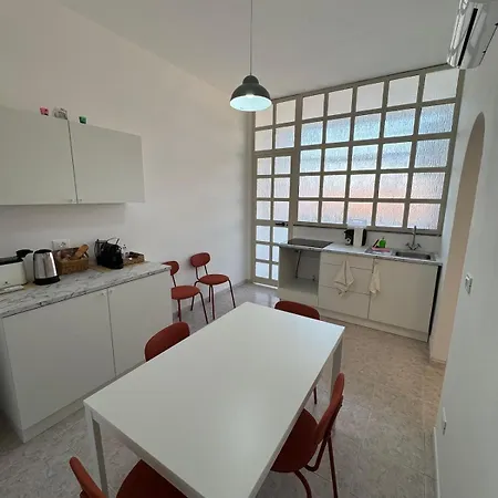 Spacious And Bright In - * 카타니아