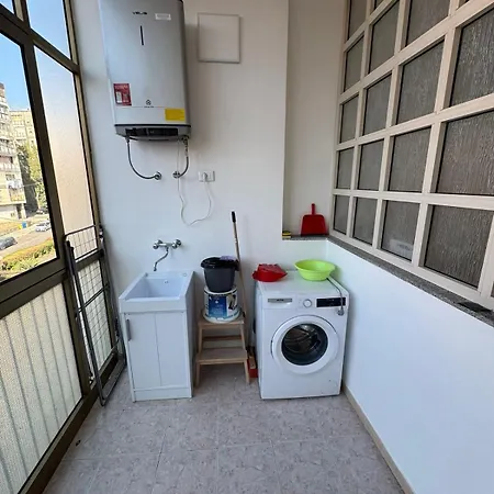 Spacious And Bright In - * 카타니아