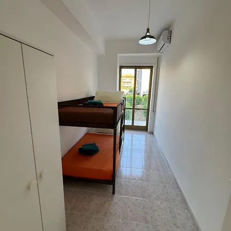 Spacious And Bright In - 아파트 카타니아