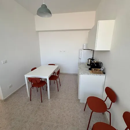 아파트 Spacious And Bright In -