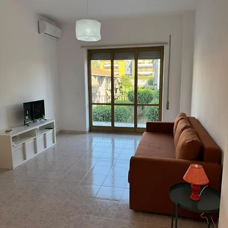 아파트 Spacious And Bright In - *