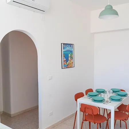 Spacious And Bright In - * Catania